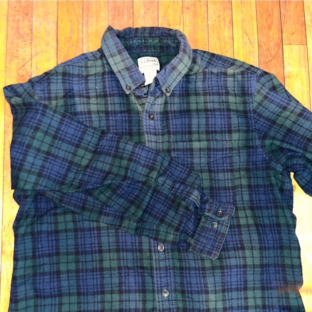 L.L. Bean Men's Casual Green and Blue Checkered Shirt - Picture 2 of 3